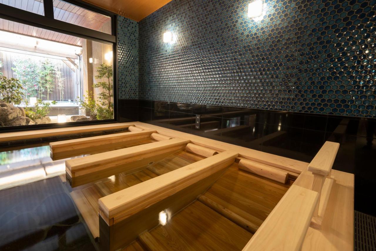 Kyoto Umekoji Kadensho 호텔 외부 사진 A traditional Japanese bath